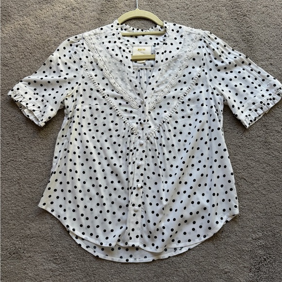 Lovely white and black polka dot Maeve blouse from Anthropologie - Picture 3 of 8